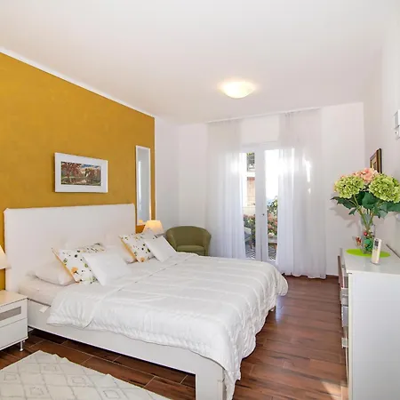 55 & 54 Stairs Apartman