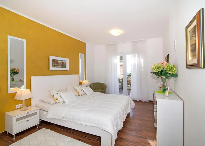 55 & 54 Stairs Apartman