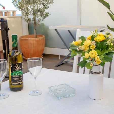 55 & 54 Stairs Daire *