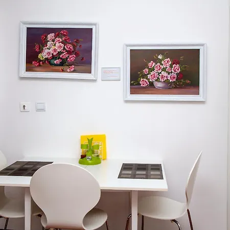 55 & 54 Stairs Daire *