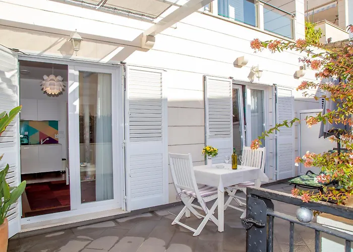 55 & 54 Stairs Apartament